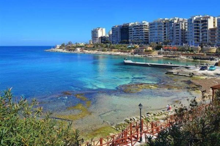 Seaview Apartment In Fort Cambridge, Sliema Kültér fotó